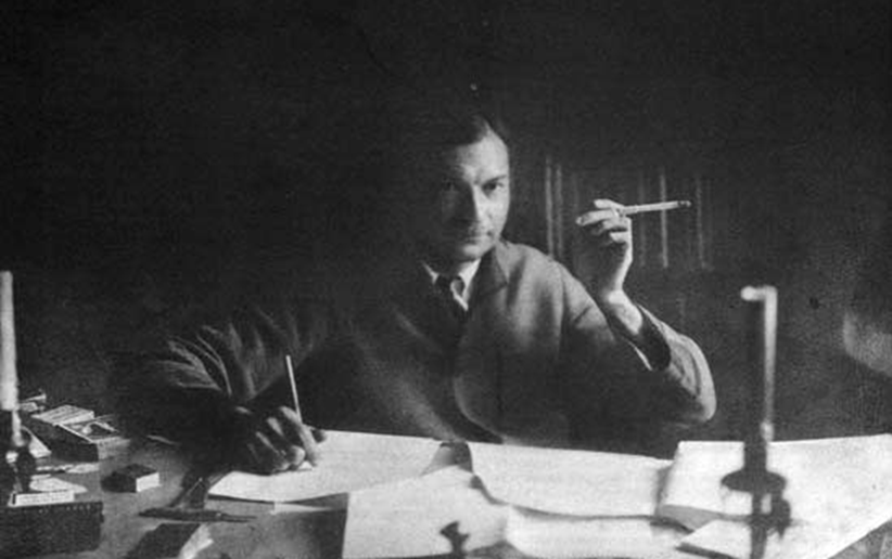 Евгений Иванович Замятин в своем кабинете. Ленинград. 1928 г.